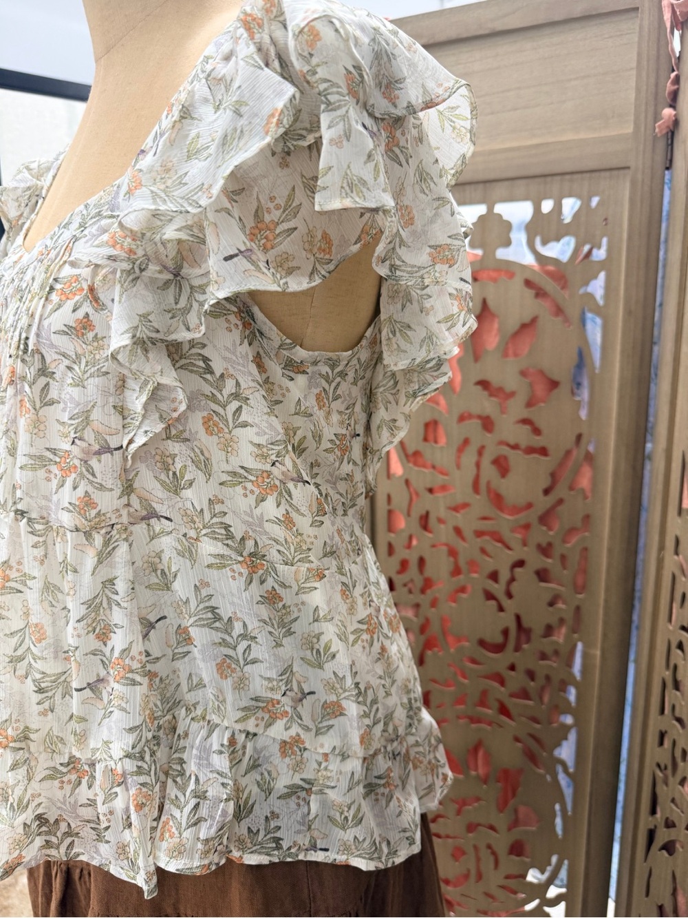 Floral Ruffle-Sleeve Peasant Top in Cream and Sage - Picture 3 of 7